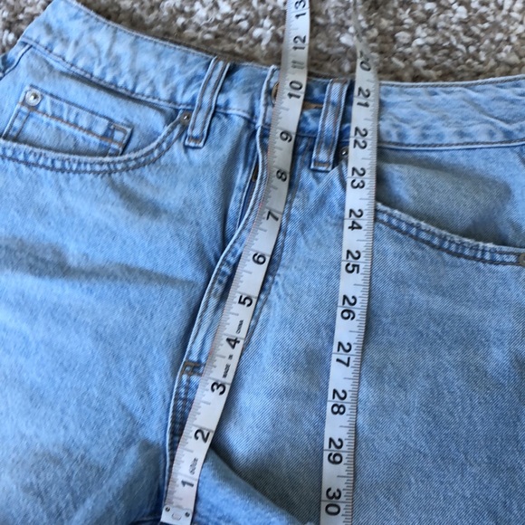 Garage Light Wash High Waist Mom Jean Shorts Sz 3 - Picture 9 of 11